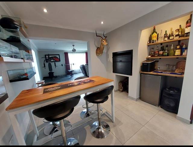 4 BEDROOM HOUSE FOR SALE IN BONAERO PARK